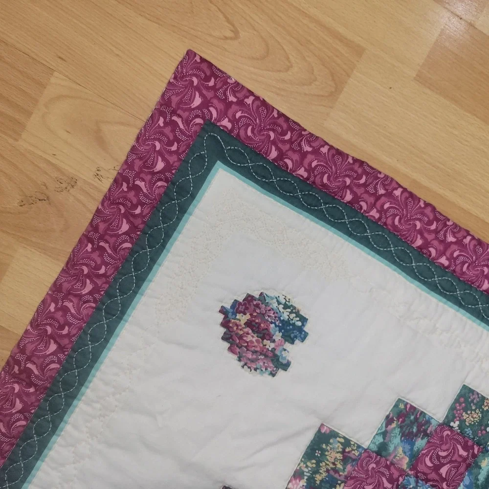 Handmade Amish Quilted Heart Wall Hanging Throw Tapestry 32x32